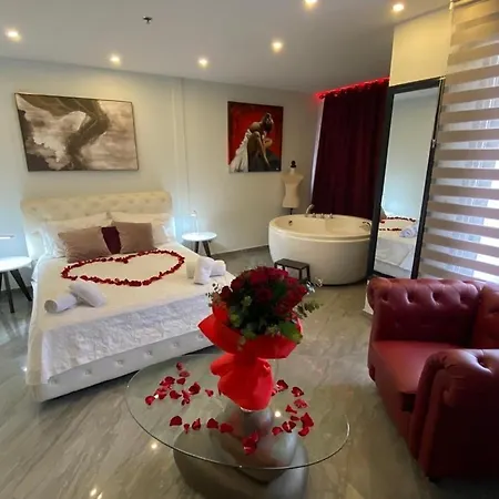 Апартаменты Mesogios House *