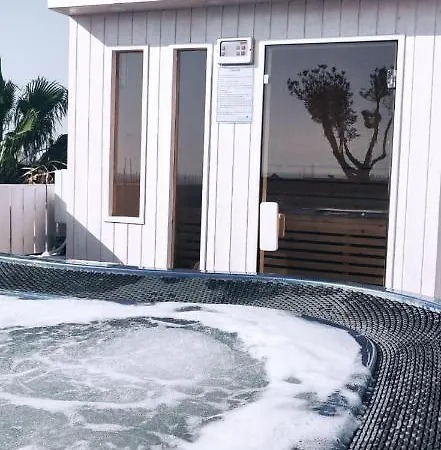 Mesogios House דירה