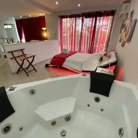 Lejlighed Mesogios House *